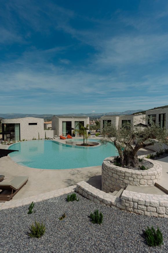 DSC_2765-HDR &Kappa;&alpha;&lambda;ώ&sigmaf; ή&rho;&theta;&alpha;&tau;&epsilon; &sigma;&tau;&alpha; Kyklio Pavilions &sigma;&tau;&omicron; &Nu;&alpha;ύ&pi;&lambda;&iota;&omicron;