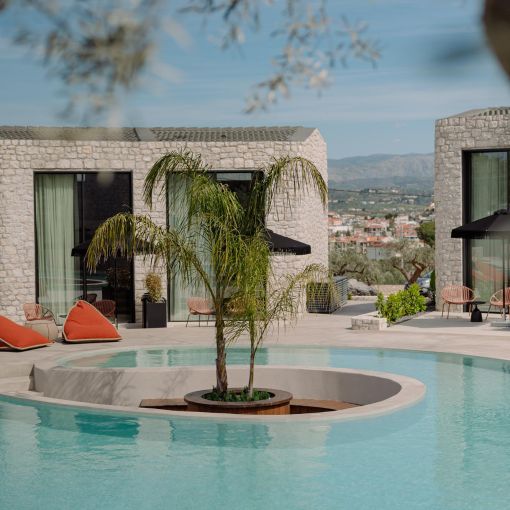 DSC_0002 &Pi;&omicron;&lambda;&upsilon;&tau;&epsilon;&lambda;ή Pavilions & &Beta;ί&lambda;&epsilon;&sigmaf; &sigma;&tau;&omicron; &Nu;&alpha;ύ&pi;&lambda;&iota;&omicron;